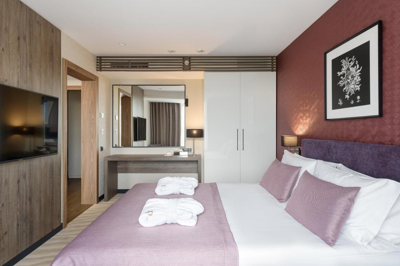 Premier Hotel Odessa Exterior foto A bedroom at the hotel
