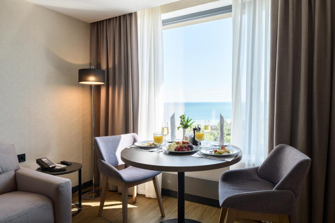 Premier Hotel Odessa Exterior foto A room at the hotel