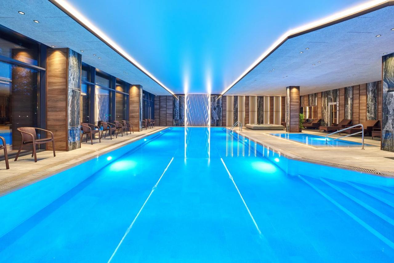 Premier Hotel Odessa Exterior foto The swimming pool at the hotel